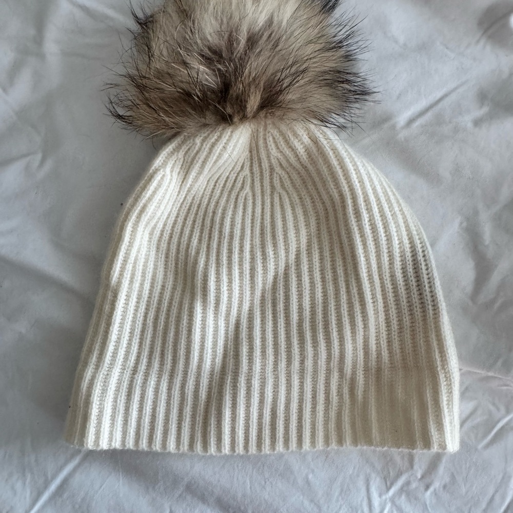 Npeal cashmere hat with real raccoon Fur Pom